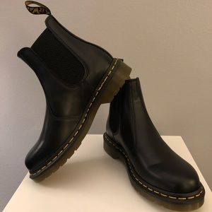 Dr. Martens 2976 Chelsea Boot